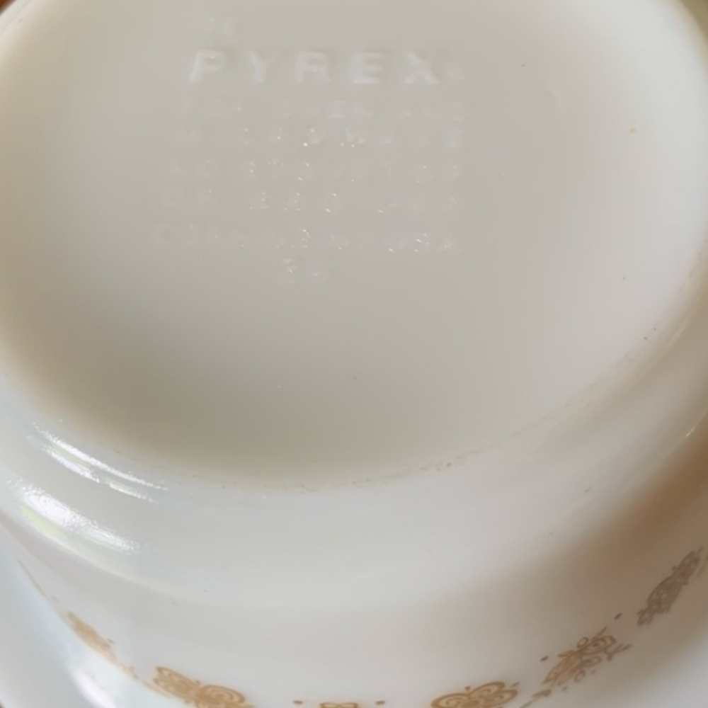 Pyrex Butterfly Gold Pattern Butter Keeper - Picture 11 of 12
